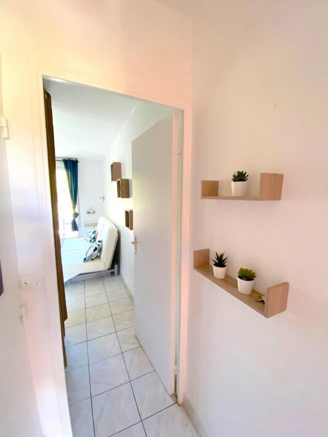 Appart 4 Pers Dans Residence Avec Piscine A 10 Min De La Plage Sanary-sur-Mer Exterior photo